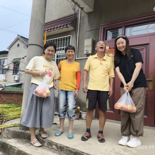 “月满中秋庆团圆、关爱家人情意浓”享佳义佳人志愿者连续9年开展中秋慰问活动！